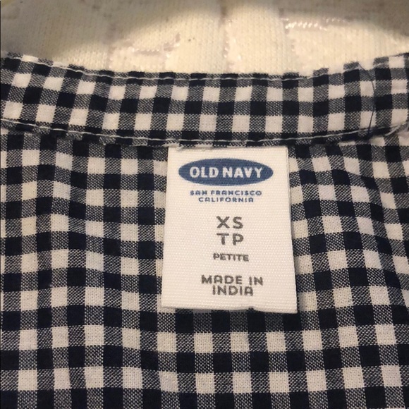 EUC Women’s Sleeveless Gingham top - Picture 3 of 3